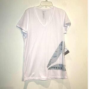 NWT Reebok white play-dry athletic short sleeve shirt - medium